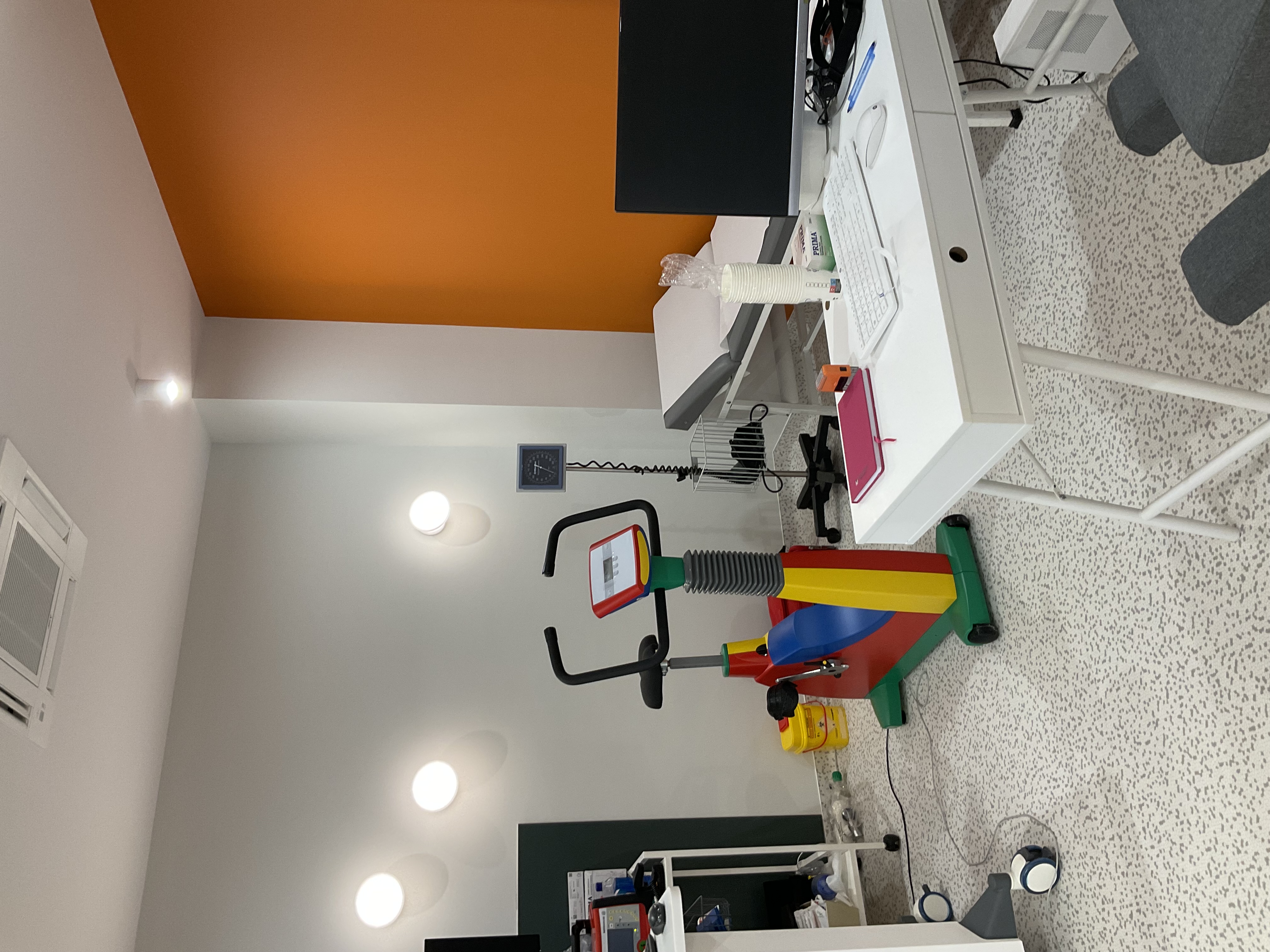 Aparatura de cardiologie a clinicii de cardiologie Dr. Anda Ungureanu din Craiova