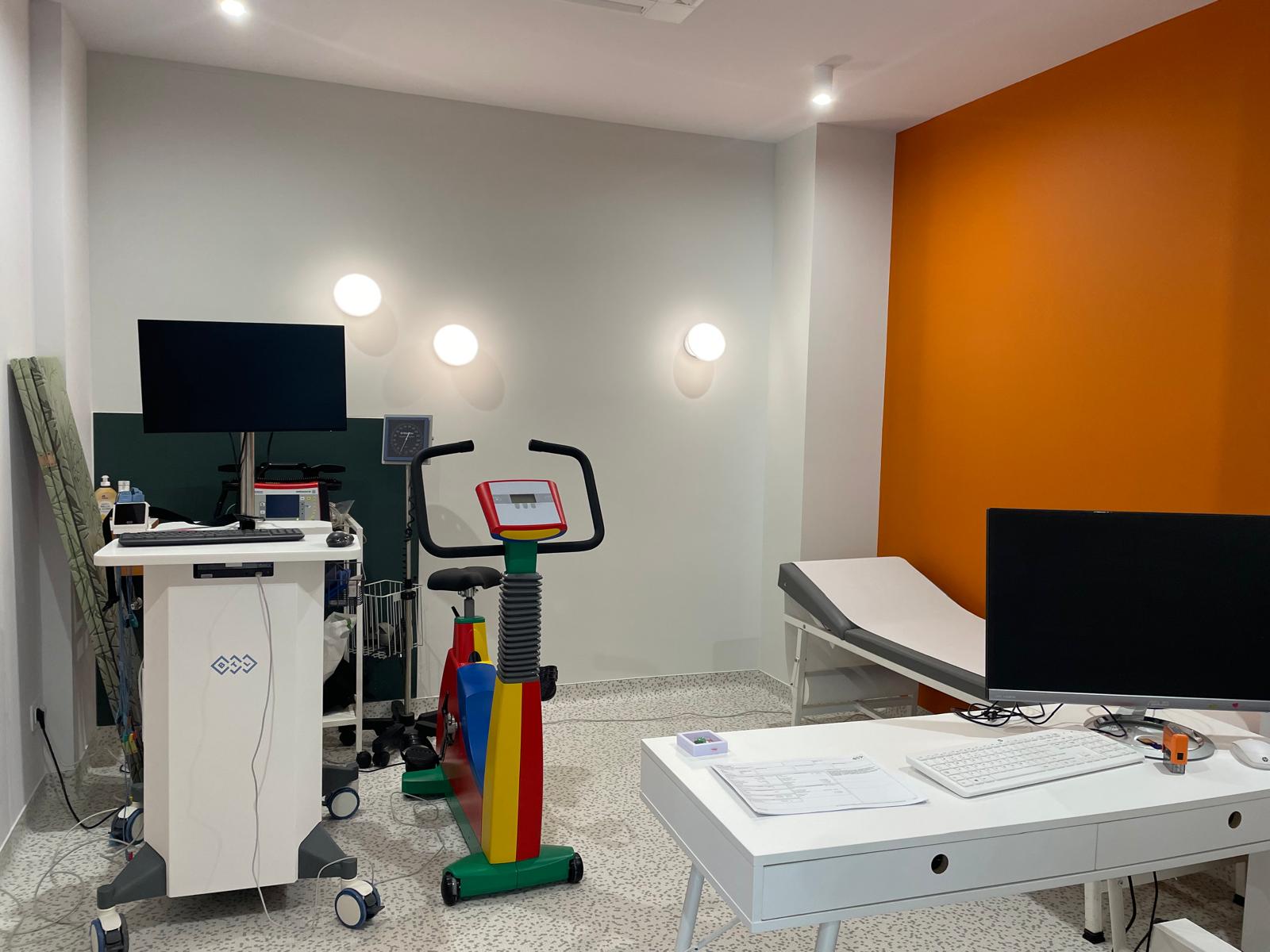 Aparatura de cardiologie a clinicii de cardiologie Dr. Anda Ungureanu din Craiova